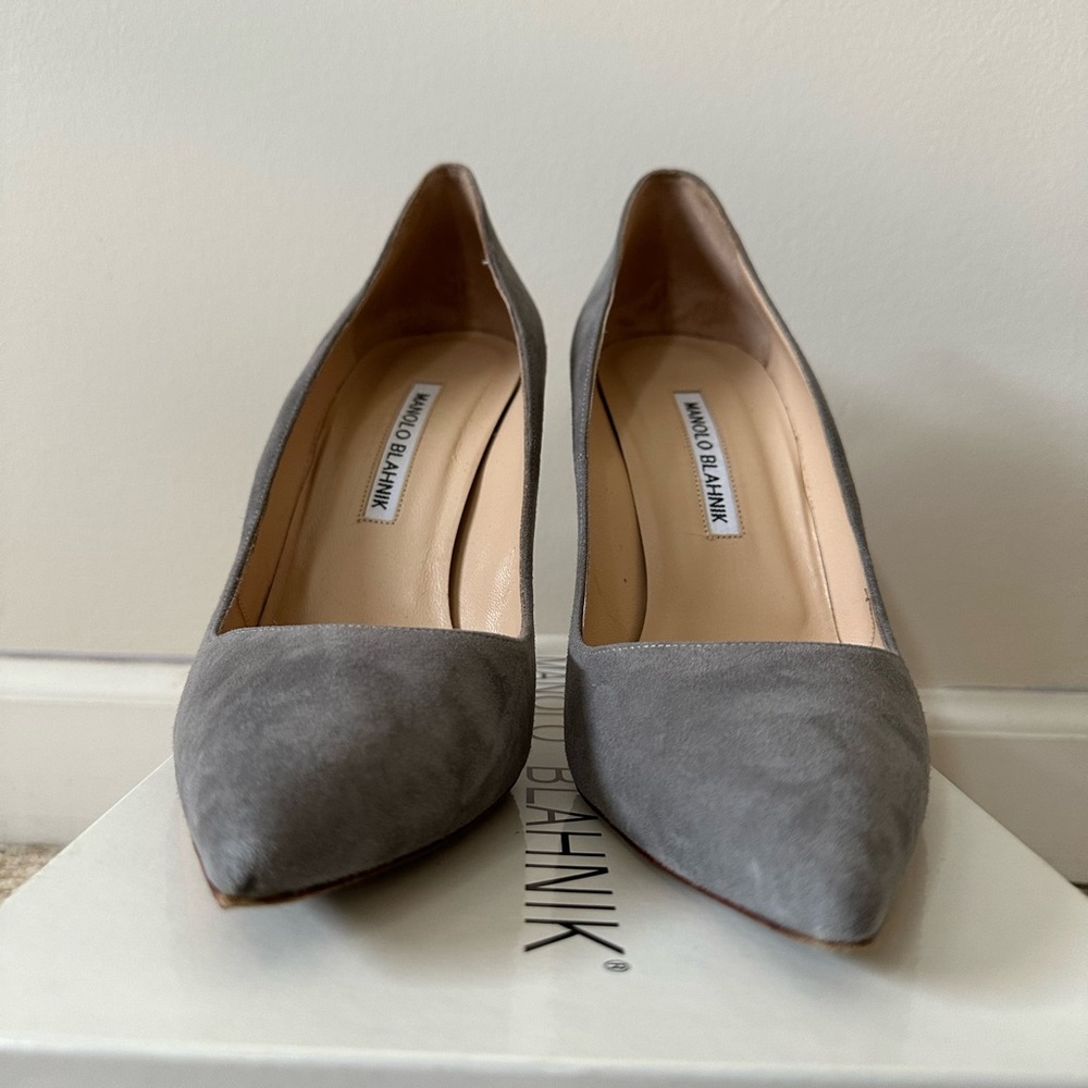 Manolo Blahnik - Grey Suede BB 105 Pointed Tow Pumps